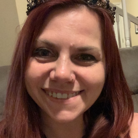 Meet your Posher, Tiffany - Picture 4 of 5